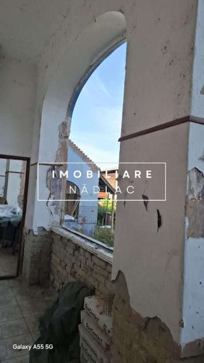 Casă cu arhitectură istorică și farmec aparte – o oportunitate unică pentru inve